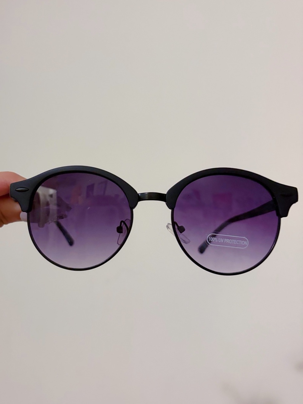 🎀3/$25🎀 Black Frame Sunglasses with Purple Gradient Lenses
